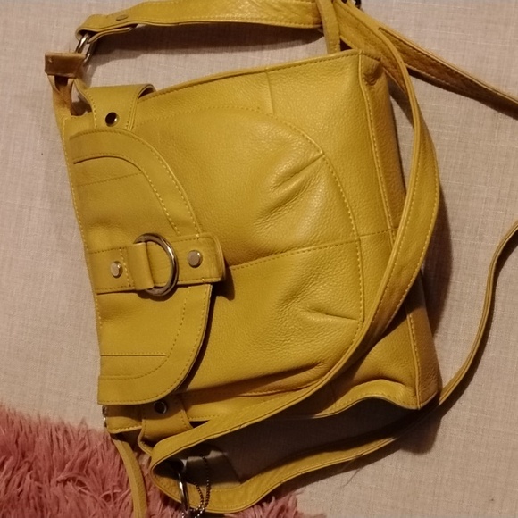 Marco Avane Handbags - Marco Avane Shoulder Bag. Tan Yellow Leather.